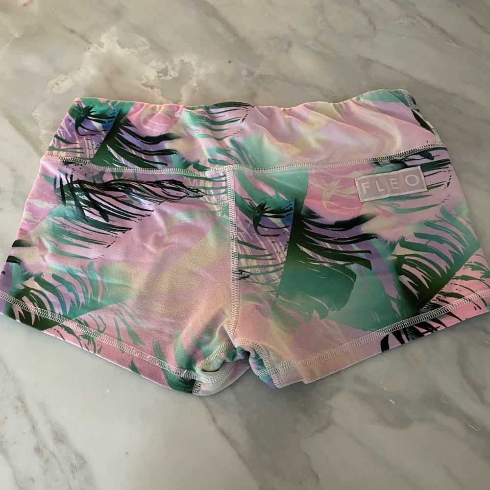 Fleo Shorts - Pink Tropical Dusk Original